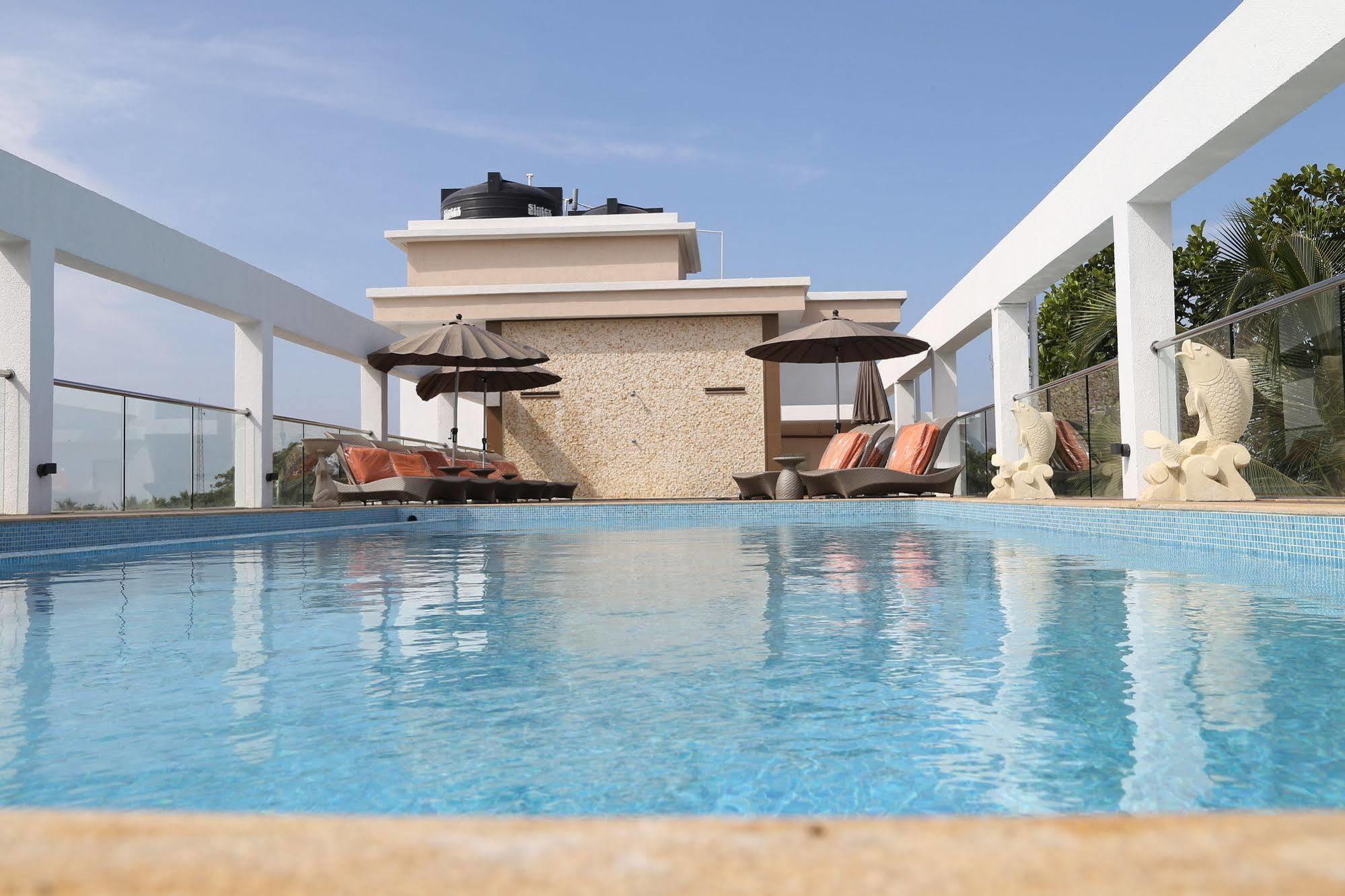 Lemon Tree Hotel Candolim Esterno foto